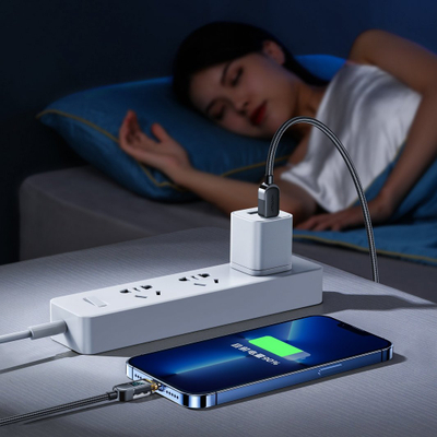 Kabllo karikimi Joyroom JYR609, USB C në Lightning, 1.2m, 20W, e zezë
