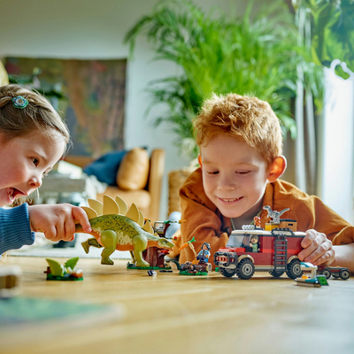 Set lodrash LEGO Jurassic World Dinosaur Missions Stegosaurus Discovery, me dinosaur, shumëngjyrësh