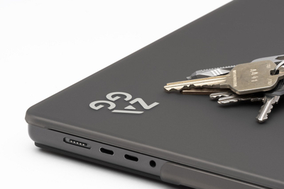 Заштитна маска ZAGG Snap On Hardshell за MacBook Air 13" M2 M3 M4, пластика, сива smoke