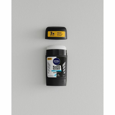 Antiperspirant i ngurtë Nivea Black & White Invisible Fresh, 50 ml