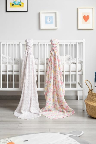 Set pelena bambus Sensillo Bamboo Nappy, 2 copë, 120x120 cm, me lule dhe iriqë