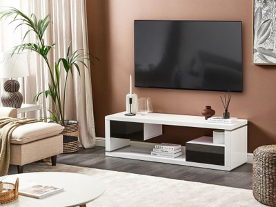 Komodë TV Beliani SPOKAN, MDF me shkëlqim, 2 sirtarë, e bardhë