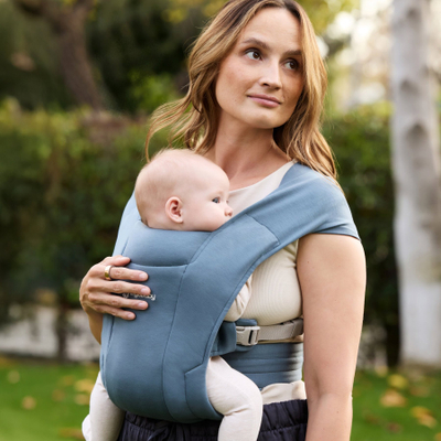 Mbajtëse bebe Ergobaby Embrace, për të porsalindur, deri 11.3 kg, blu Oxford