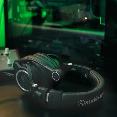Kufje streaming Audio Technica ATH-M50XSTS, mikrofon kondensor, me kabllo, të zeza