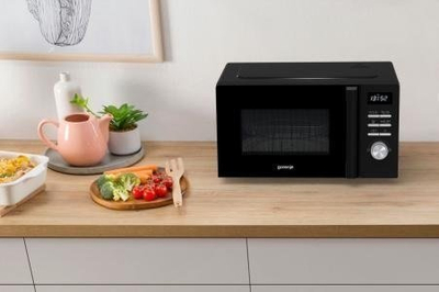 Furrë me mikrovalë Gorenje MO20A4BH, 20L, 800W, e zezë