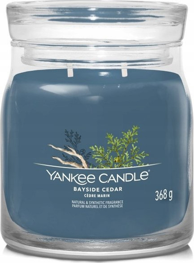 Qiri aromatik Yankee Candle Signature Medium Jar Bayside Cedar, 368 g, shumëngjyrësh