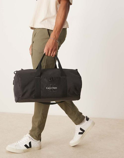Çantë sportive për meshkuj Calvin Klein Holdall, e zezë