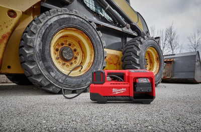 Fryrëse gomash Milwaukee Tyre Inflator, 10.3 PSI, portative, e kuqe