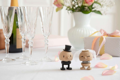 Figurinë dekorative Hoptimist Groom S Raw Oak, dru lisi, 8cm, natyrale e zezë