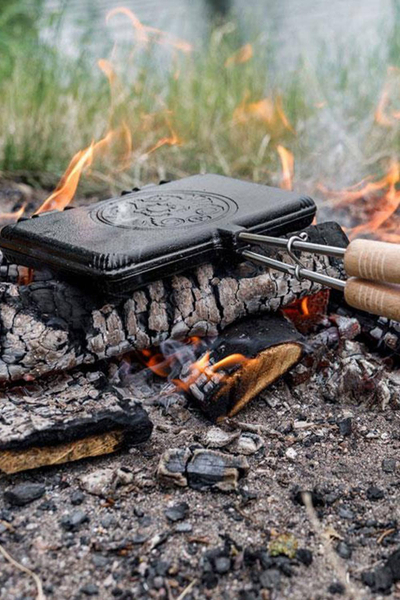Pjatë për waffle Petromax, hekur gize, doreza druri, e zezë