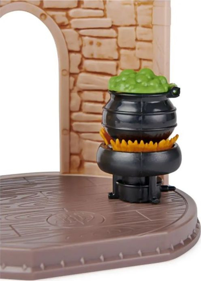 Set loje Wizarding World Magical Minis Klasa e Eliksireve, figurë Harry Potter 7 cm, aksesorë klase, shumëngjyrësh