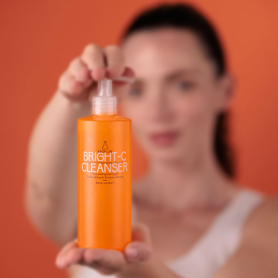 Pastrues për fytyrë Youth Lab Bright-C, Vitamin C, 300 ml