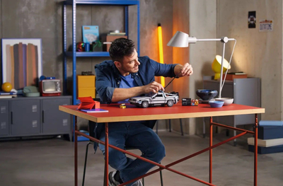 Set LEGO Creator Expert Back to the Future Time Machine 10300, makinë udhëtimi në kohë, model koleksionues