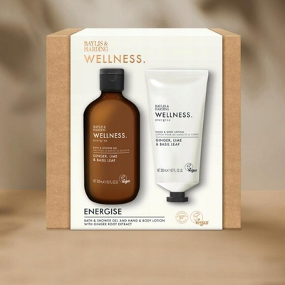 Set dhurate Baylis &amp; Harding Wellness Energise, xhel dushi 300 ml, locion për duar dhe trup 200 ml, erë xhenxhefil, limë edhe borzilok
