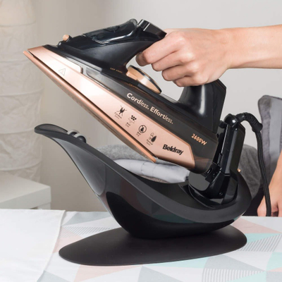 Hekur me avull Beldray 2in1 Cordless, 2600W, depozitë 300ml, i zi bakër