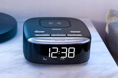 Radio me alarm Philips TAR7606/10, FM dixhitale, Bluetooth, karikim wireless Qi, e zezë