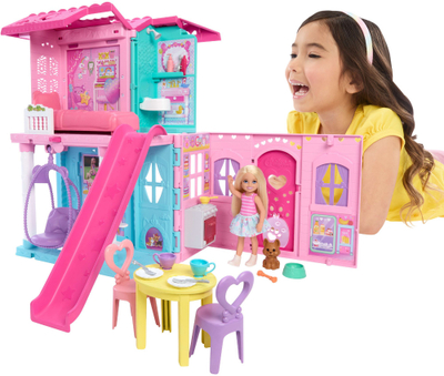 Set loje Barbie Club Chelsea Pop up House, shpi lodër, me kukull edhe aksesorë, shumëngjyrshe