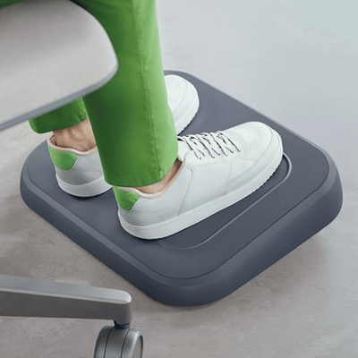 Mbajtëse ergonomike për këmbë Leitz Ergo, e rregullueshme, për tavolinë, e zezë