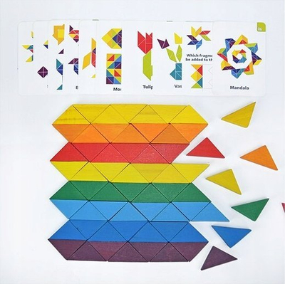Mozaik druri KuKibik Wooden Mosaic Triangles, 64 copa, 30 karta detyrash, shumëngjyrësh