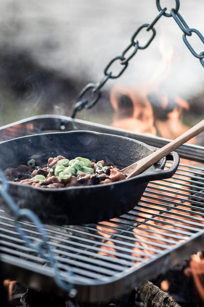 Tigan gize Petromax Fire Skillet, me dy doreza anësore, i zi