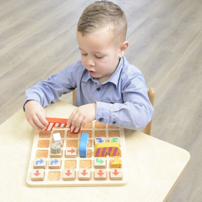 Lojë edukative druri MASTERKIDZ Early Coding, lojë logjike kodimi me labirint dhe blloqe shigjetash, shumëngjyrëshe