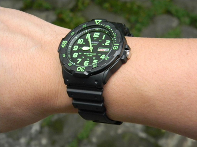 Orë dore Casio Sport MRW-200H-3B