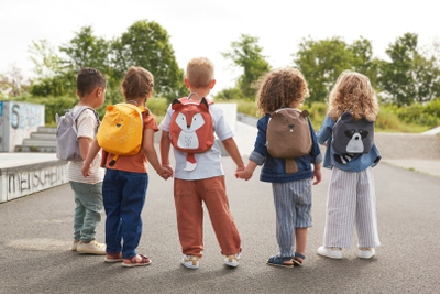 Çantë shpine për fëmijë Lässig Tiny Backpack About Friends Lion, 2L, me rripa të rregullueshëm, e verdhë