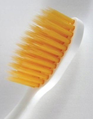 Furçë dhëmbësh ORTO-DENT Gold Maxi Antibacterial, antibakteriale, fijëza me grimca ari, shumëngjyrëshe