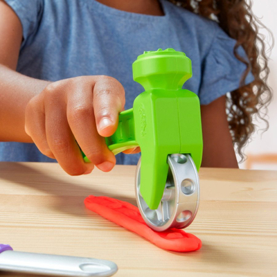 Set plasteline Play Doh Stamp and Saw Tool Bench, 5 kanaçe, shumëngjyrësh