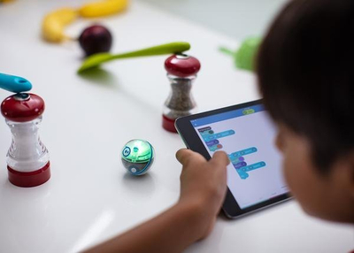 Set edukativ robotik Sphero Mini M001RW2, aktivitete STEM, komandohet nga aplikacioni, shumëngjyrësh
