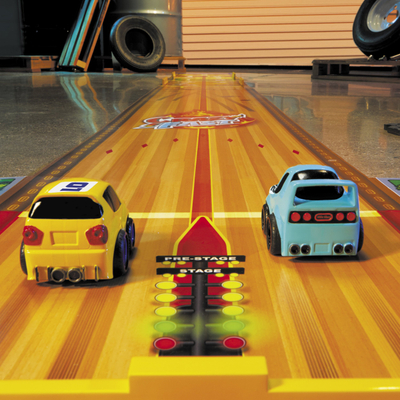 Set loje Little Tikes Crazy Fast My First Cars, pistë 3 në 1, 2 makina me “pull back”, shumëngjyrësh