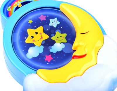 Lodër varëse muzike Jokomisiada Moon Dreamland, për krevat bebeje, me litar për ta tërheq, shumëngjyrëshe