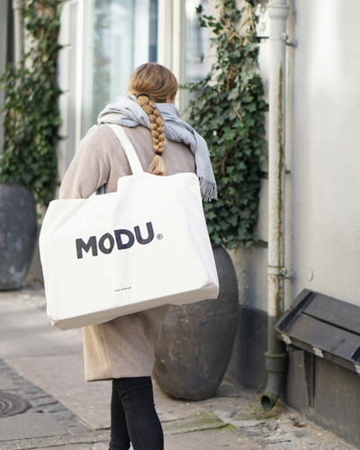 Çantë udhëtimi MODU Travel Bag, tekstil, me xhepa anësorë, e kremtë