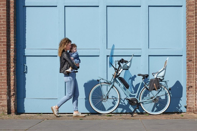 Ulëse e përparme biçiklete Urban Iki, e zezë