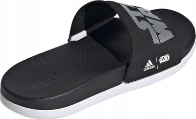 Shapka gocash Adidas Adilette Comfort Star Wars K, të lehta, me shollë komode, të zeza