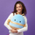 Lodër pellushi Squishmallows Queen Bee, 14", super e butë, blu me ari