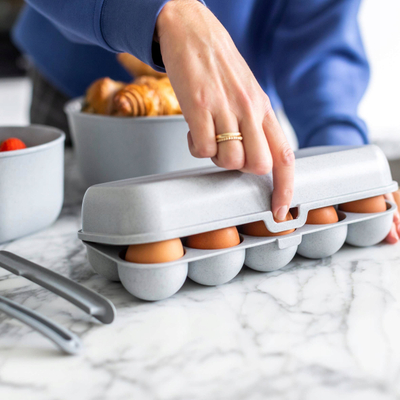 Kuti për vezë Koziol Eggs To Go Organic, 10 vezë, plastike, e kuqe