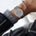Orë dore Swatch SVOM100M