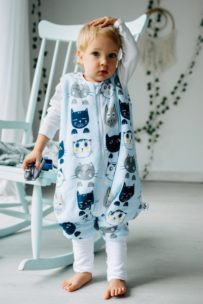 Thes gjumi me këmbë dhe çorape Blue Cats, 1.75 TOG, deri 2.5 vjeç, blu