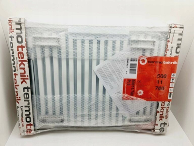 Radiator çeliku Caradon Termo Teknik V22 500/700, 1011W, me varenësa, i bardhë