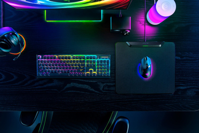 Гејминг мауспад Razer HyperFlux V2, безжично полнење, ЛЕД, црн