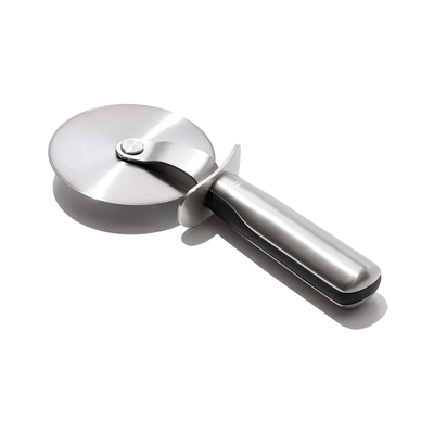 Prerëse picash OXO Steel, teh rrotullues çelik inox, dorezë ergonomike, argjendtë