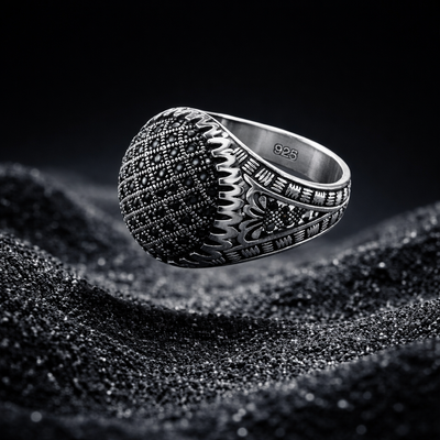 Unazë Silver 925 me Detaje të Zeza – Stil Klasik dhe Elegant