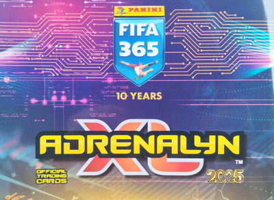 Set kartash Panini FIFA 365 Adrenalyn XL 2025 Metal Box, 7 paketime, 46 letra, shumëngjyrëshe