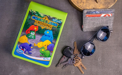 Lojë logjike ThinkFun Chameleon Crossing, 40 sfida, për udhëtim, jeshile
