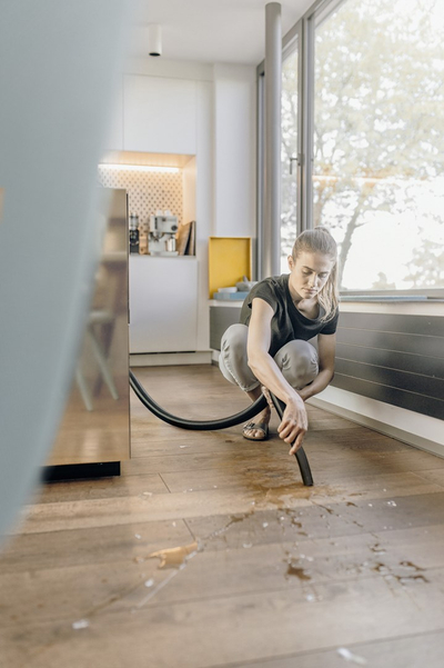 Fshesë me korent Karcher WD 3 S V 15 6 20, 1000W, depozitë 15L inox, e verdhë e zezë