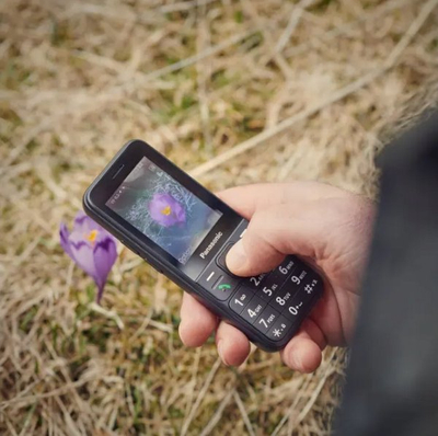Telefoni Panasonic KX-TF200, 4G LTE, tastierë e madhe, i zi