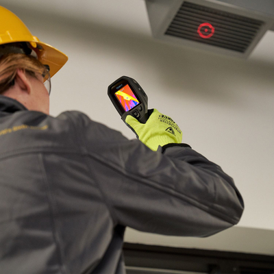 Kamerë termike FLIR TG165-X, sensor 80x60, gamë -25°C gjer më 300°C, e zezë