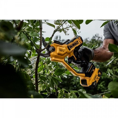 Krasitëse kopshti me bateri Dewalt DCMPP568N, prerje deri 38 mm, pa bateri, e verdhë