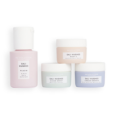 Set Revolution Skincare X Sali Hughes, Xhel pastrues për fytyrë 10 ml + Tonik eksfoliues për lëkurë 30 ml + Serum për lëkurë 10 ml + Krem hidratues për lëkurën 10 ml + Çantë kozmetike